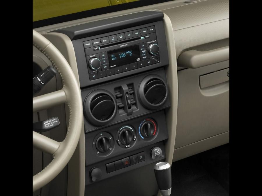  Jeep Wrangler Sahara Unlimited 2006 года  (фото 82 из 121)